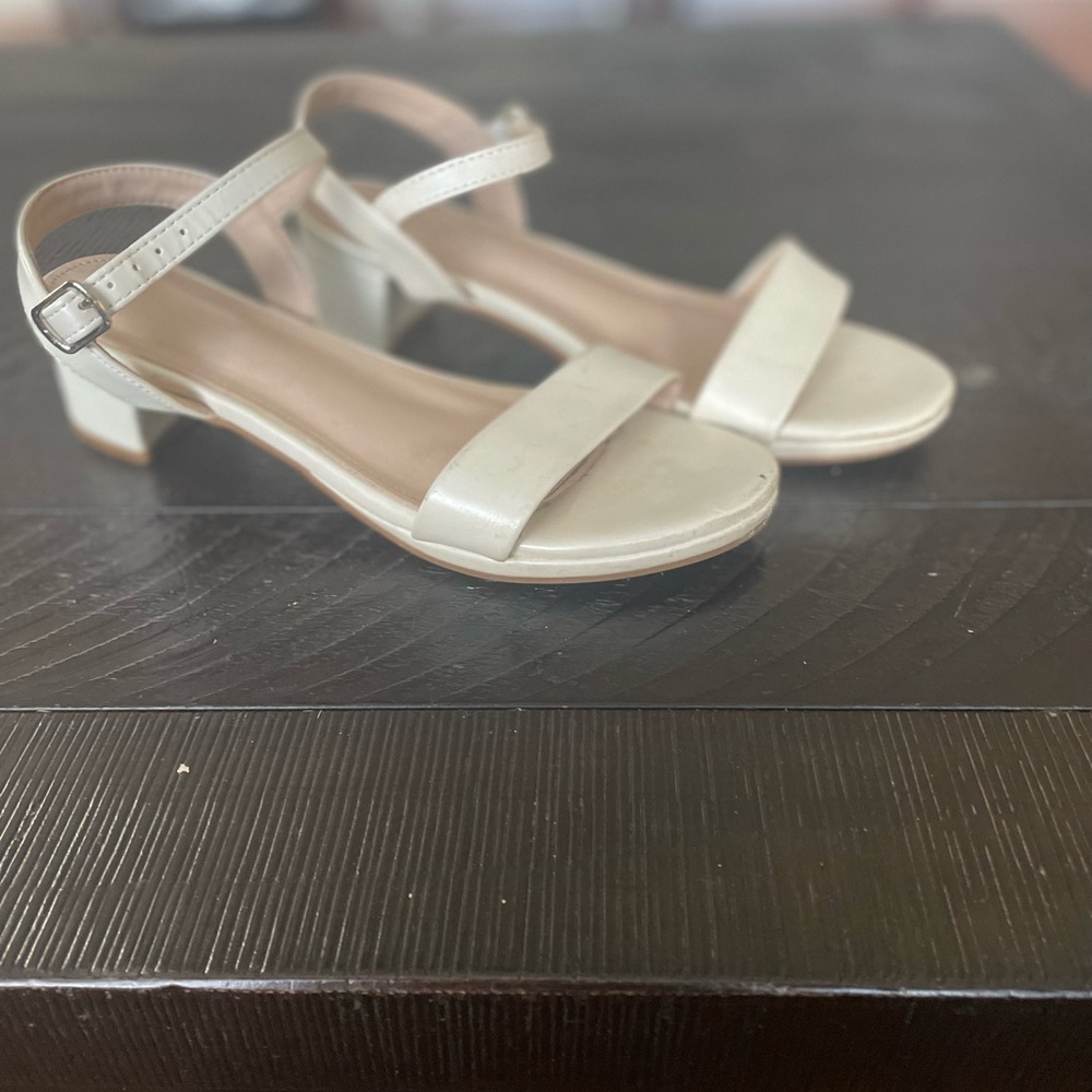 Girls tan heels
